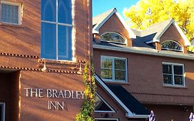 The Bradley Boulder Inn